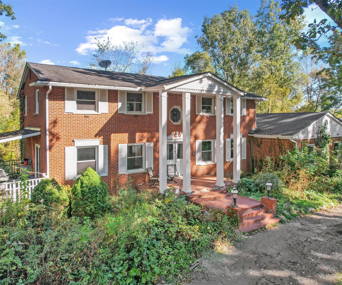 48000 Eight Mile, Northville, MI, 48167-9337