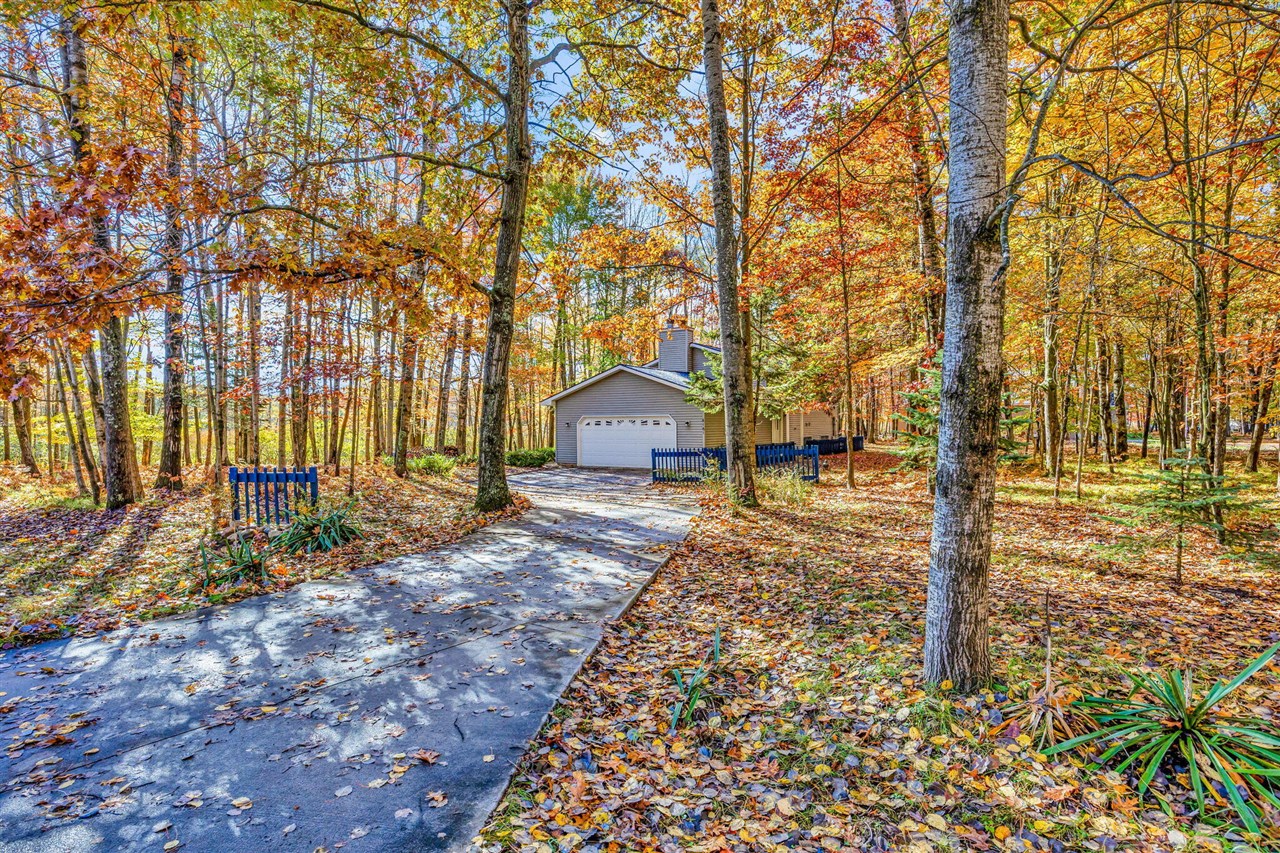 Photo 3 of Single family home for sale at 6161 Fox Run Circle #622, Stanwood, MI 49346 | MLS# 70501020 | Listing updated on 2026-10-07