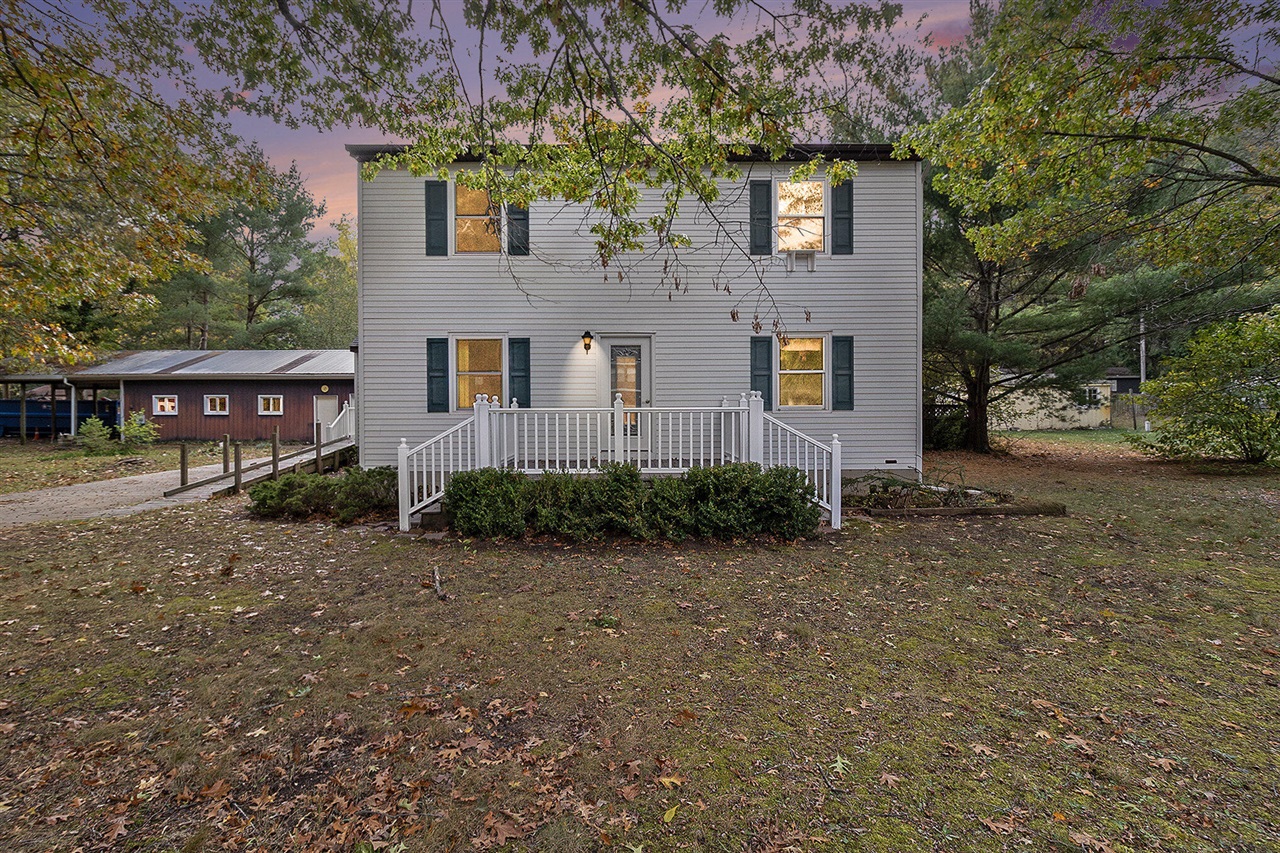 Photo 4 of Single Family Residence at 559 E Sands St, Pentwater, MI 49449 | MLS# 70501119 |  | Sold on 2026-08-07