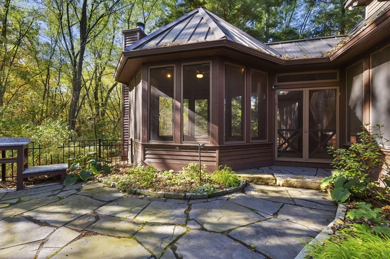 5650 Lily Lane, Sawyer, MI, 49125