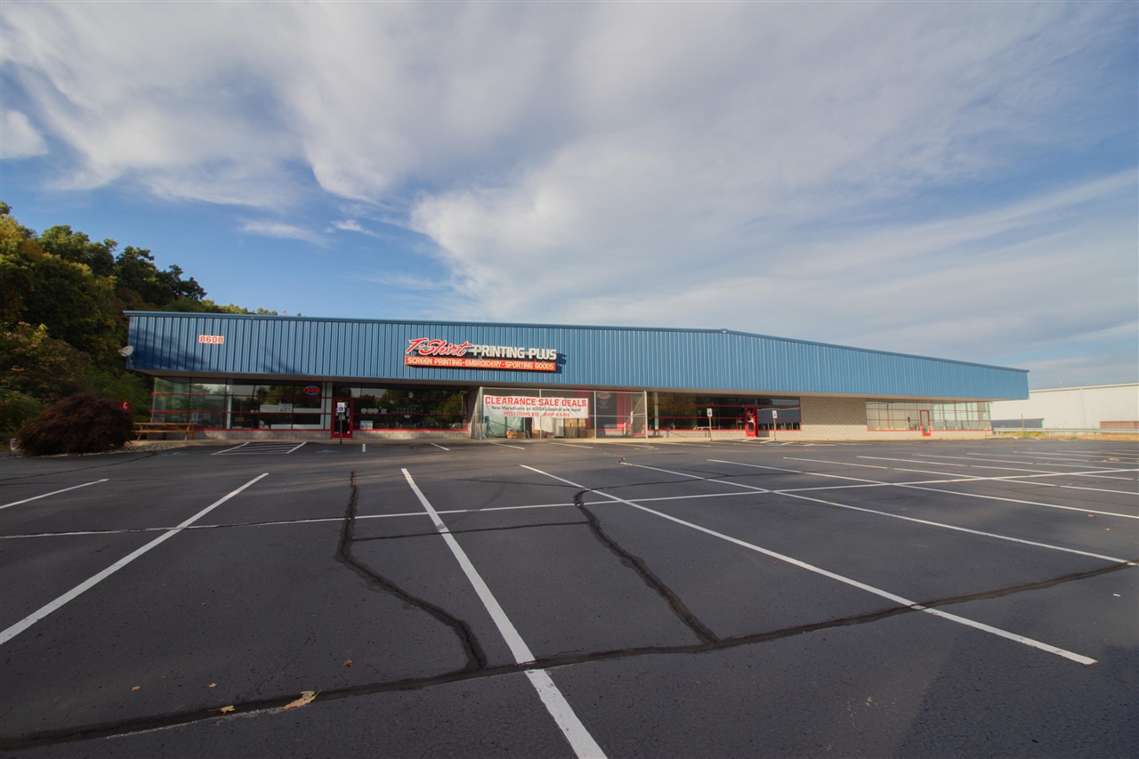 8608 W Main Street, Kalamazoo, MI, 49009