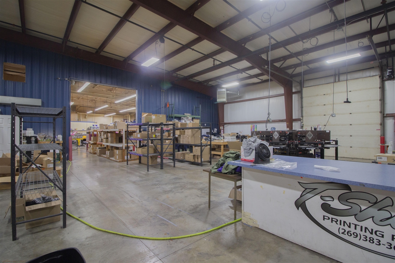 8608 W Main Street, Kalamazoo, MI, 49009