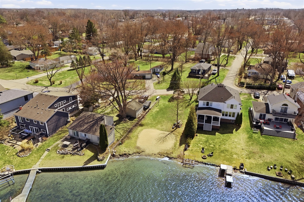 1148 Lakeview Drive, Wolverine Lake, MI, 48390-2229