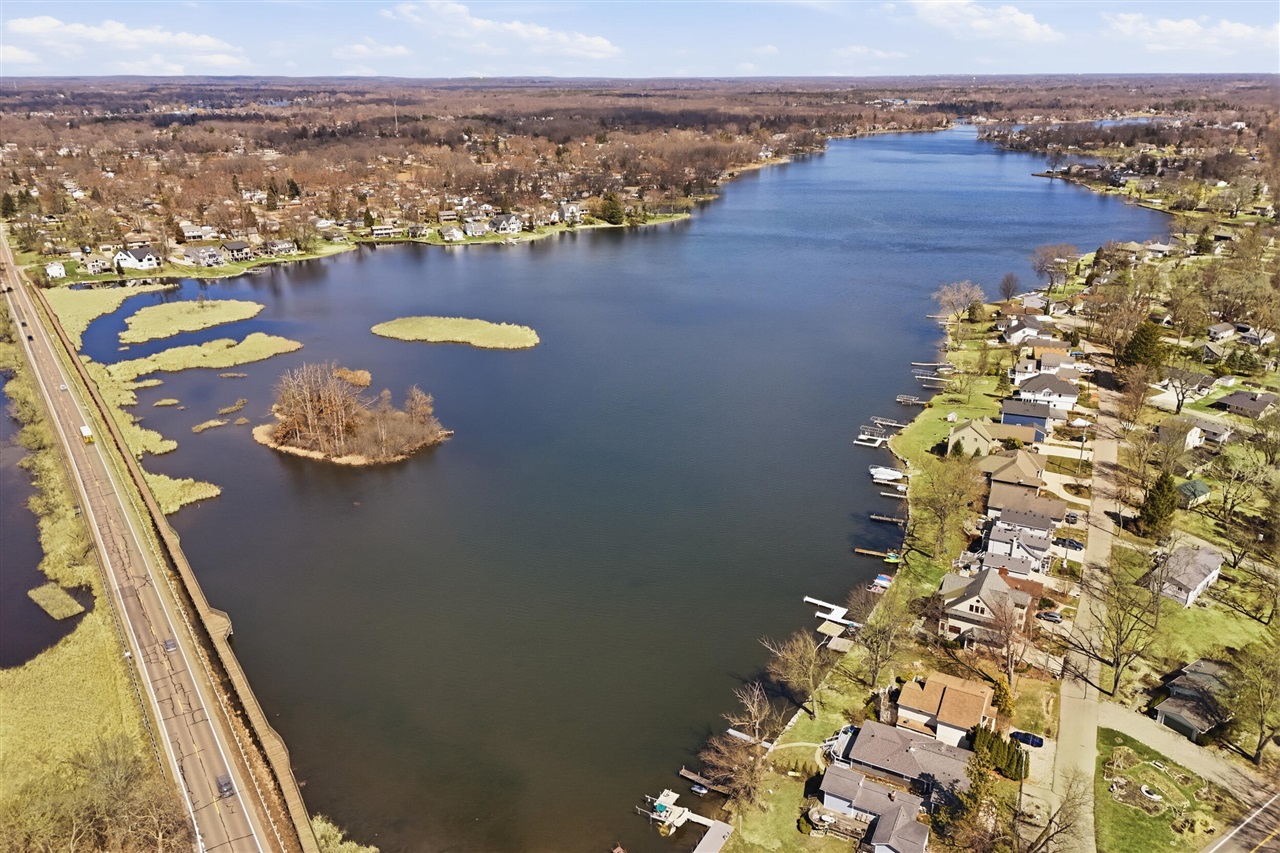 1148 Lakeview Drive, Wolverine Lake, MI, 48390-2229