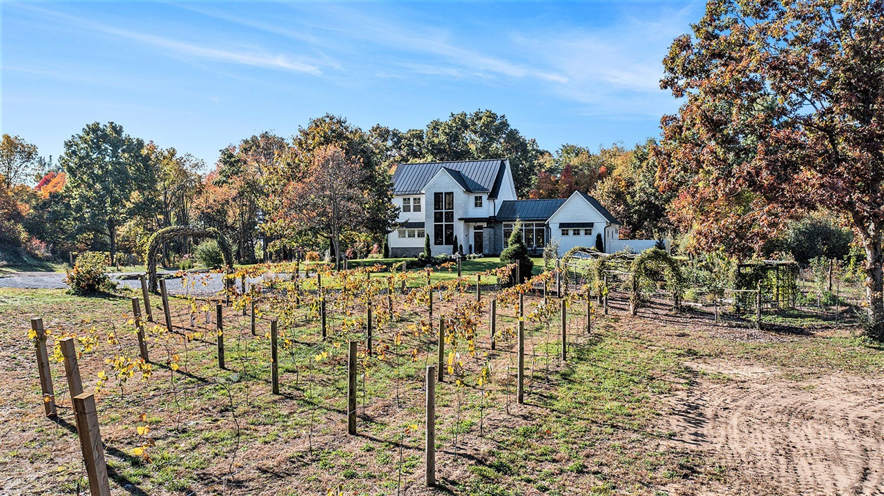 22942 M-43, Kalamazoo, MI, 49009