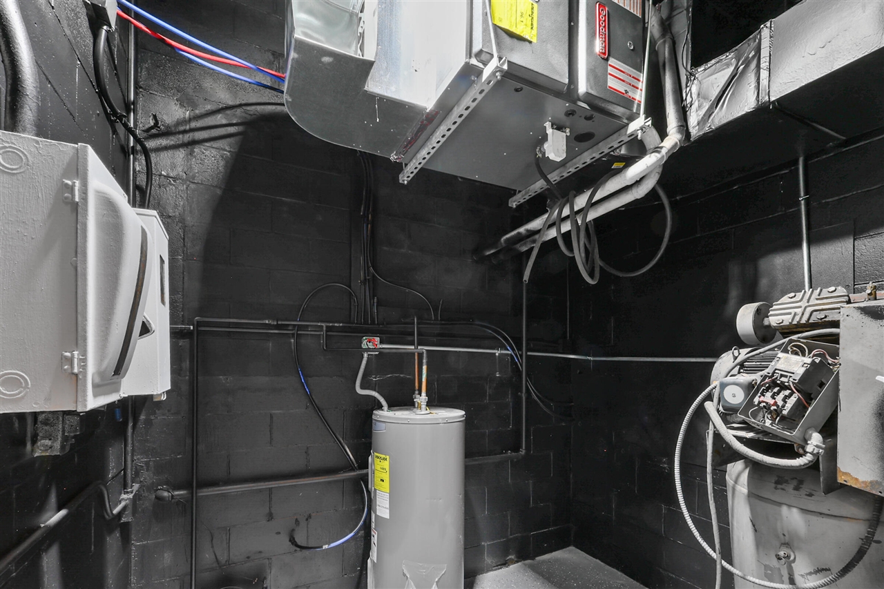 226 W Cesar E Chavez Ave, Lansing, MI, 48906-4809