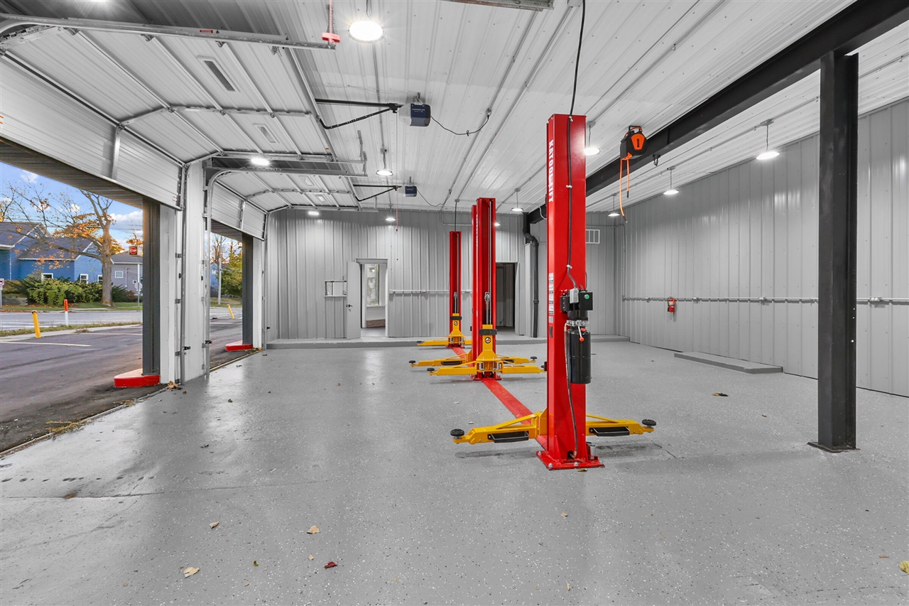 226 W Cesar E Chavez Ave, Lansing, MI, 48906-4809