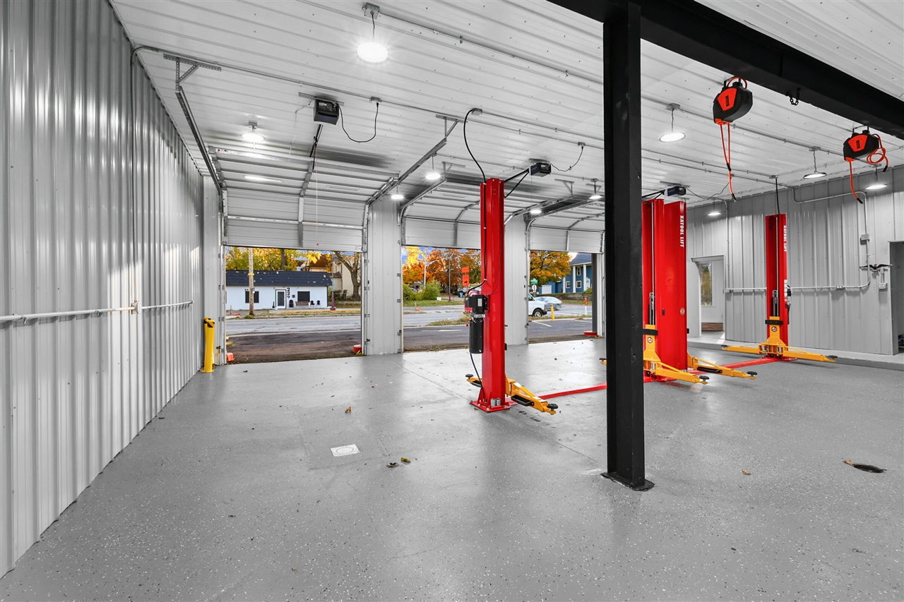 226 W Cesar E Chavez Ave, Lansing, MI, 48906-4809