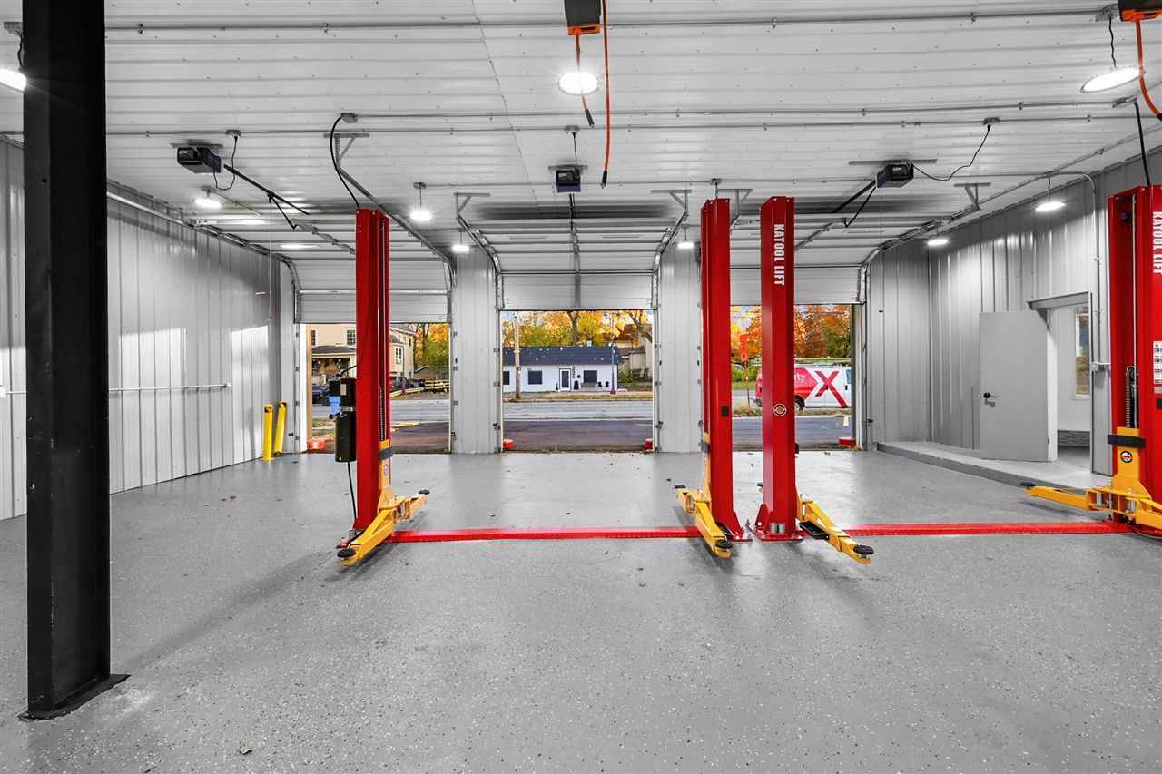 226 W Cesar E Chavez Ave, Lansing, MI, 48906-4809