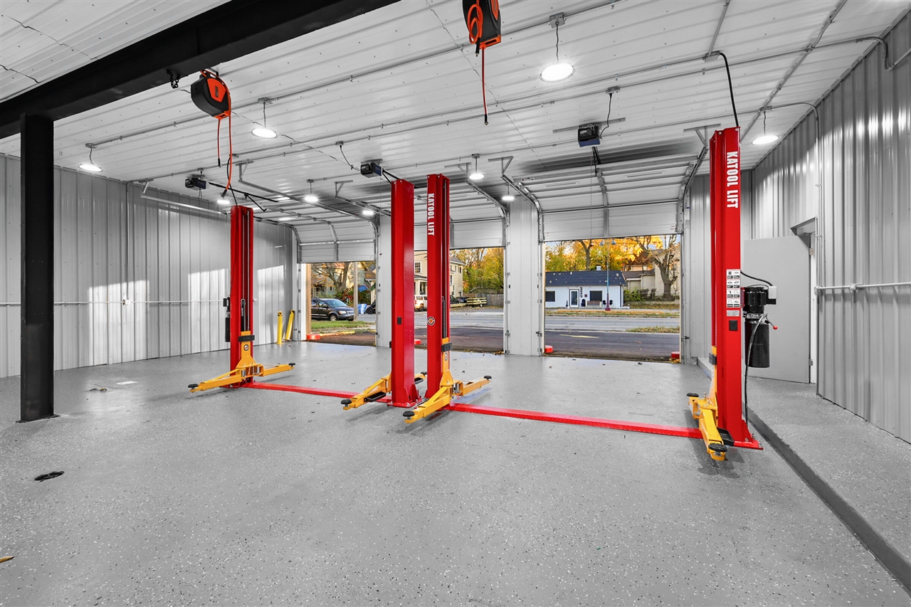 226 W Cesar E Chavez Ave, Lansing, MI, 48906-4809