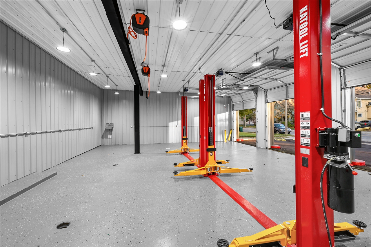 226 W Cesar E Chavez Ave, Lansing, MI, 48906-4809