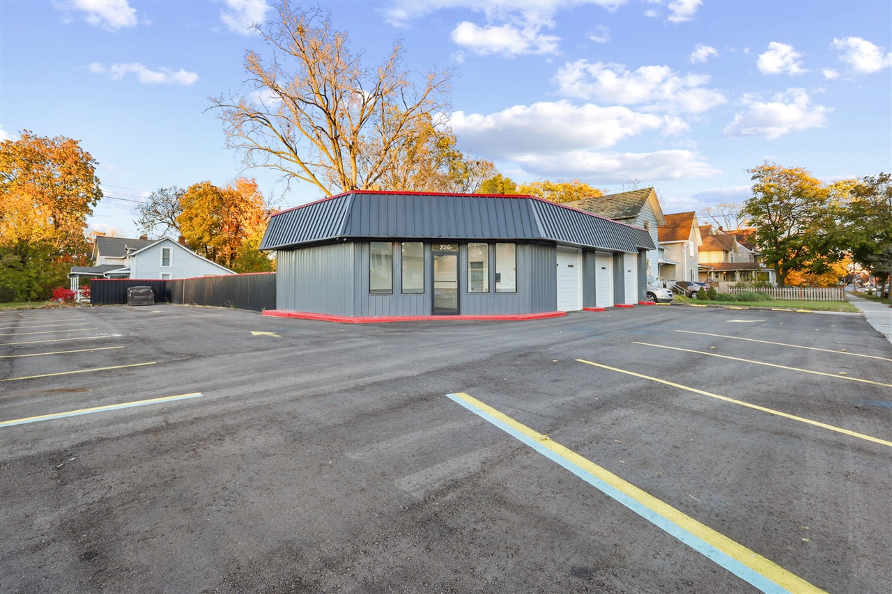 226 W Cesar E Chavez Ave, Lansing, MI, 48906-4809