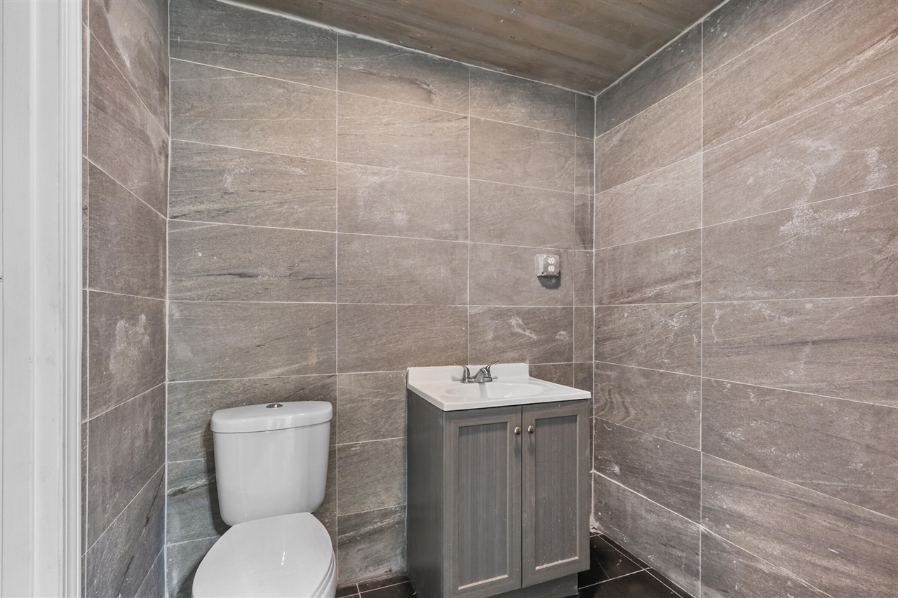 226 W Cesar E Chavez Ave, Lansing, MI, 48906-4809