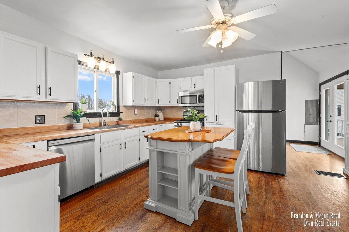 7658 Jackson Road, Saranac, MI, 48881-9770