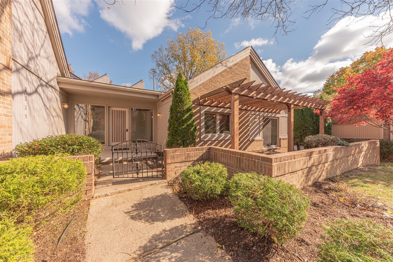 2225 Chaucer Court, Ann Arbor, MI, 48103-6174