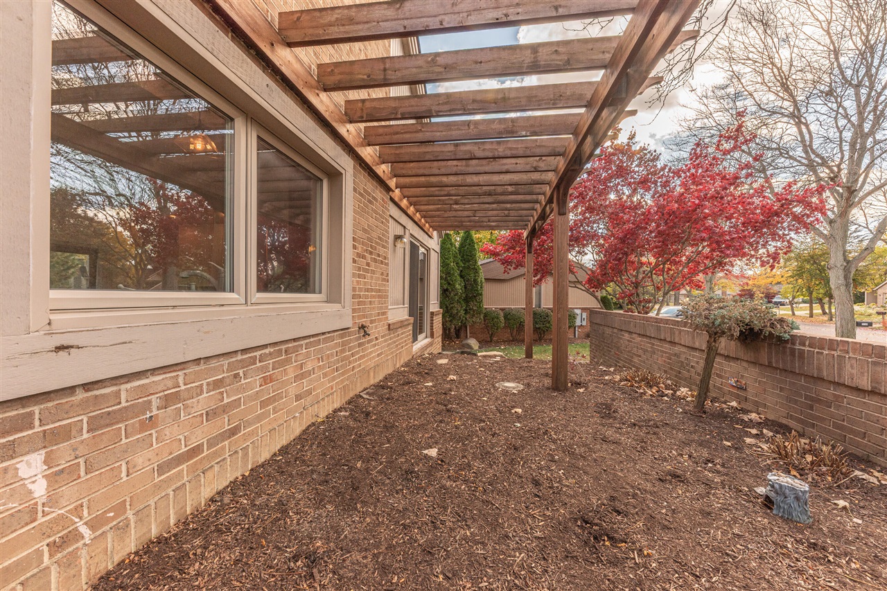 2225 Chaucer Court, Ann Arbor, MI, 48103-6174