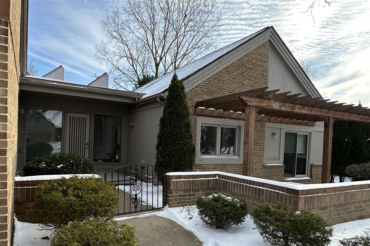 2225 Chaucer Court, Ann Arbor, MI, 48103-6174