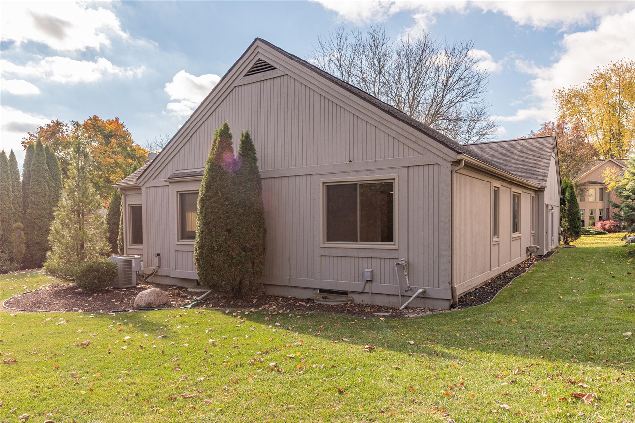 2225 Chaucer Court, Ann Arbor, MI, 48103-6174