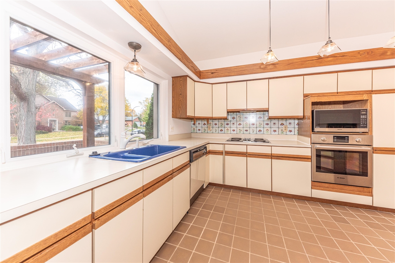 2225 Chaucer Court, Ann Arbor, MI, 48103-6174