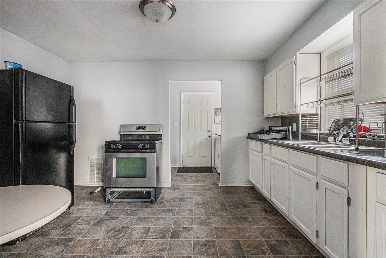 Homes for sale in Benton Harbor, MI | 1360 Whitney Ave, Benton Harbor, MI 49022 | MLS# 70503857