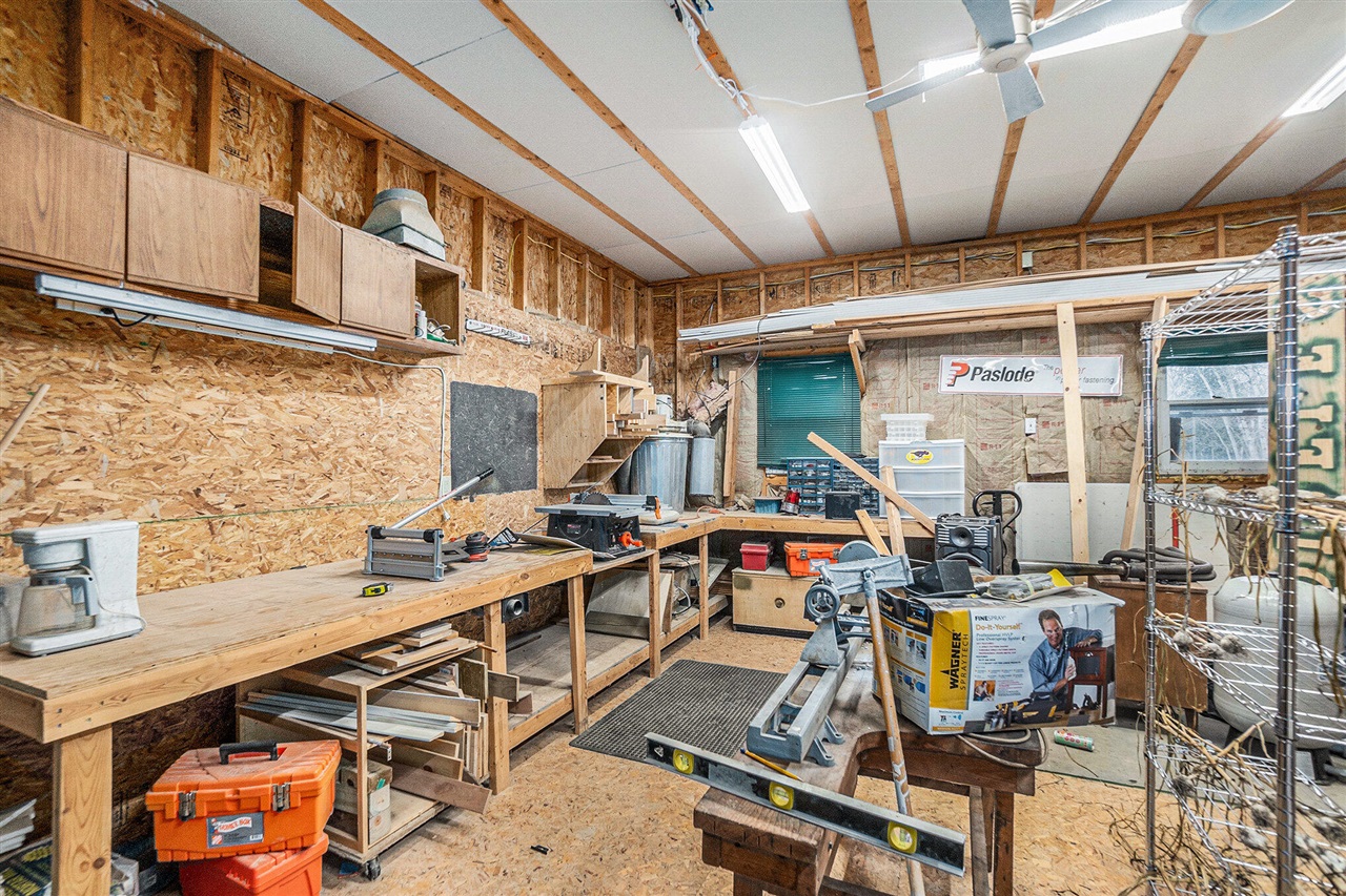 18344 9 Mile Road, Reed City, MI, 49677-8494