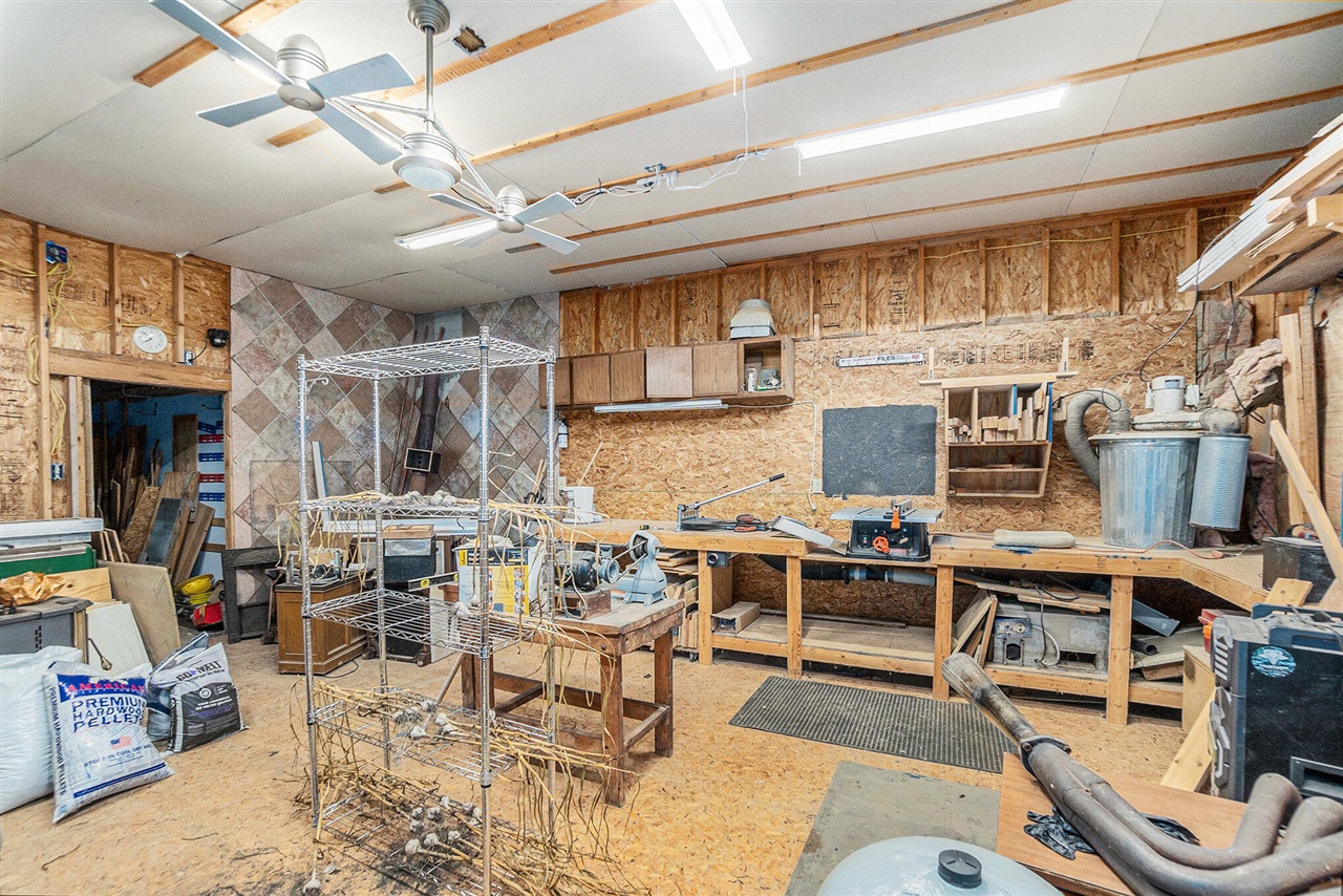 18344 9 Mile Road, Reed City, MI, 49677-8494