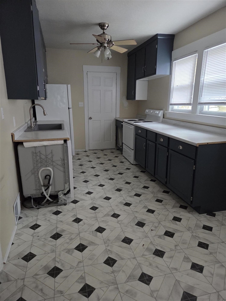 519 Seymour Avenue, Jackson, MI, 49202-3564