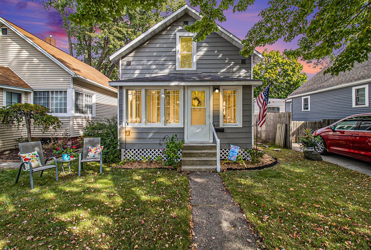 420 Robert Street, Ludington, MI, 49431-1673