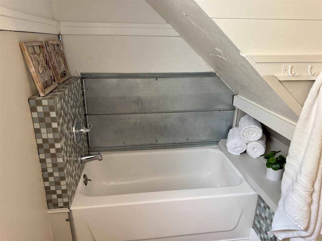 420 Robert Street, Ludington, MI, 49431-1673