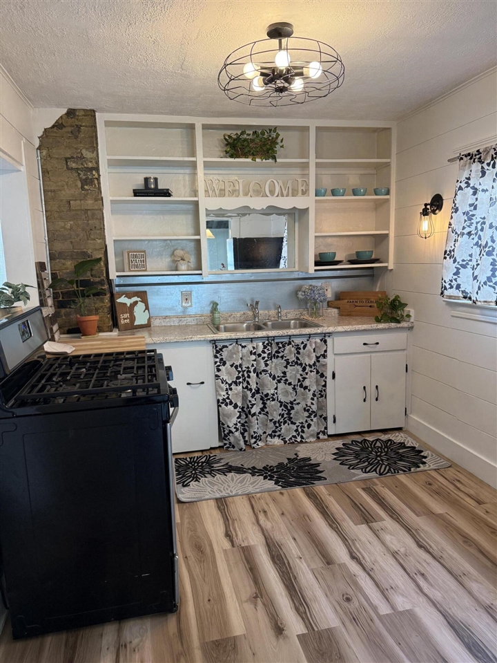 420 Robert Street, Ludington, MI, 49431-1673