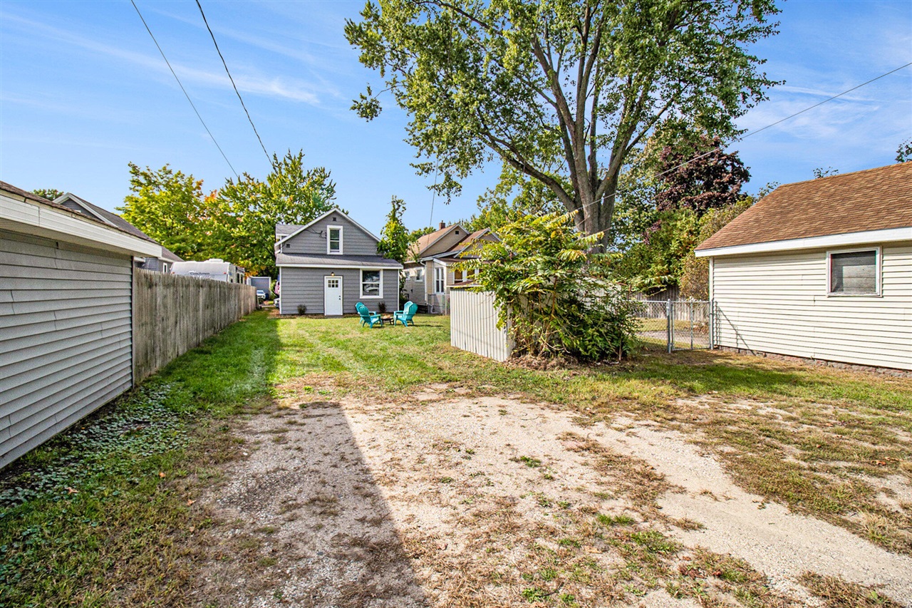 420 Robert Street, Ludington, MI, 49431-1673