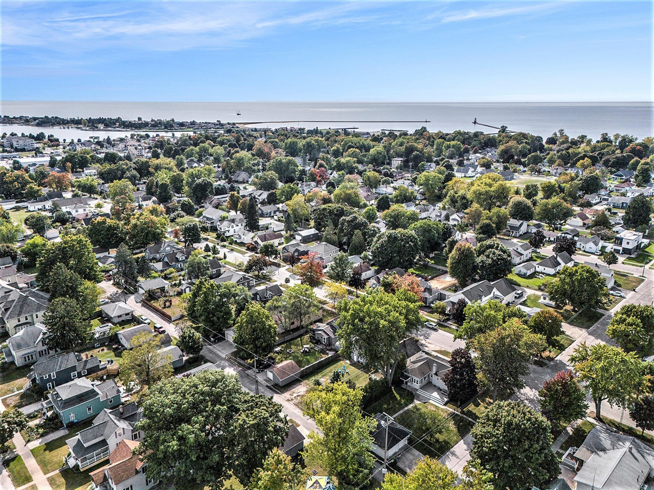 420 Robert Street, Ludington, MI, 49431-1673