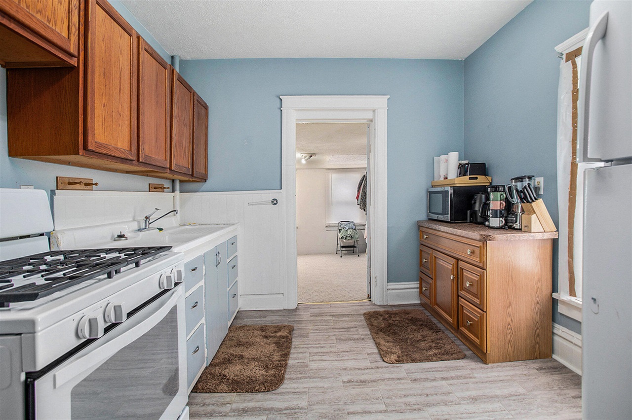 946 Capital Avenue, Battle Creek, MI, 49017