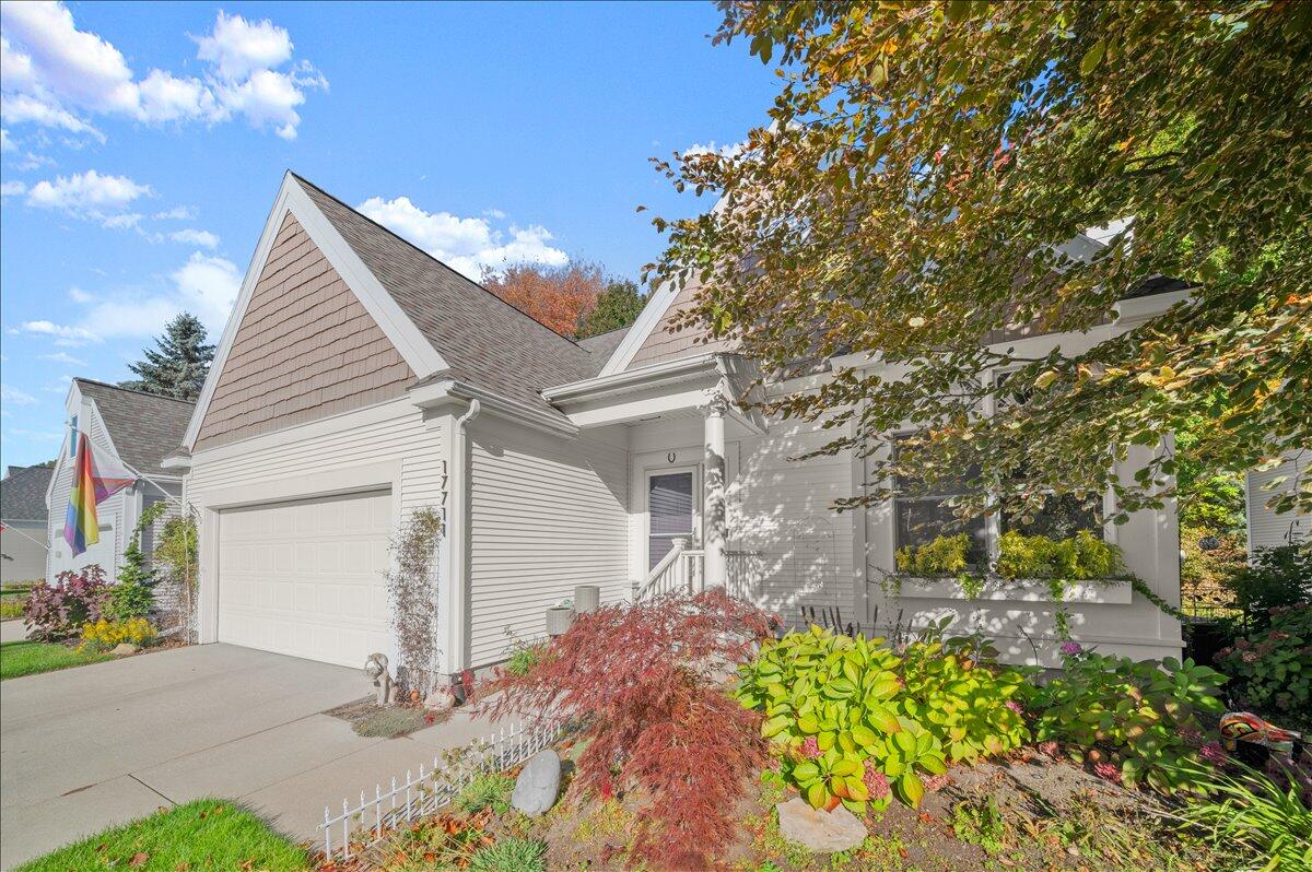 17711 Cobblefield Lane, Spring Lake, MI, 49456-9264