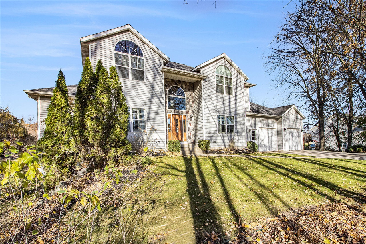 2nd image of 4335 56th St, Wyoming, MI 49418 | MLS# 70505443