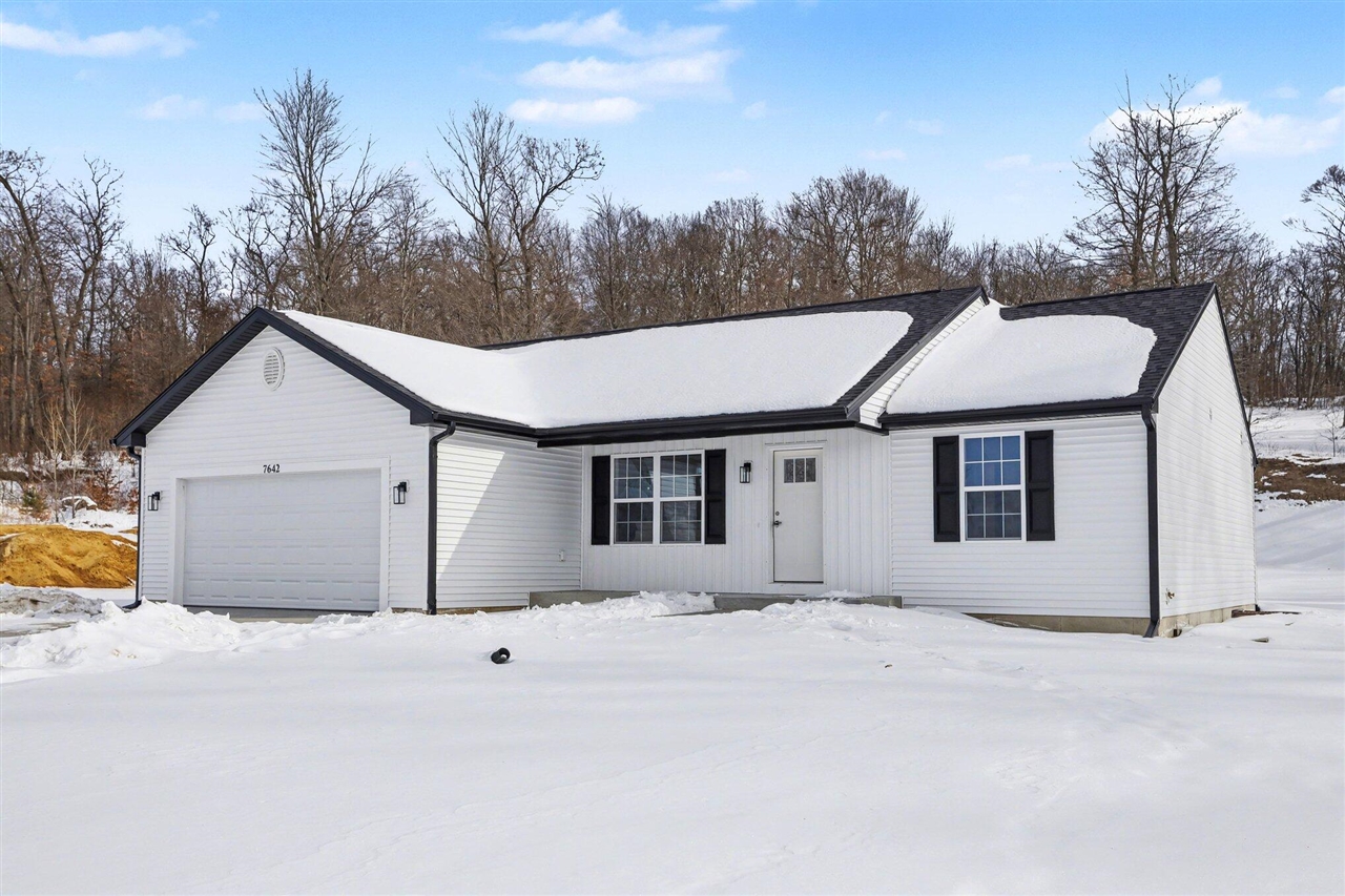 7642 Cinnamon Woods Trail, Kalamazoo, MI, 49004-6625