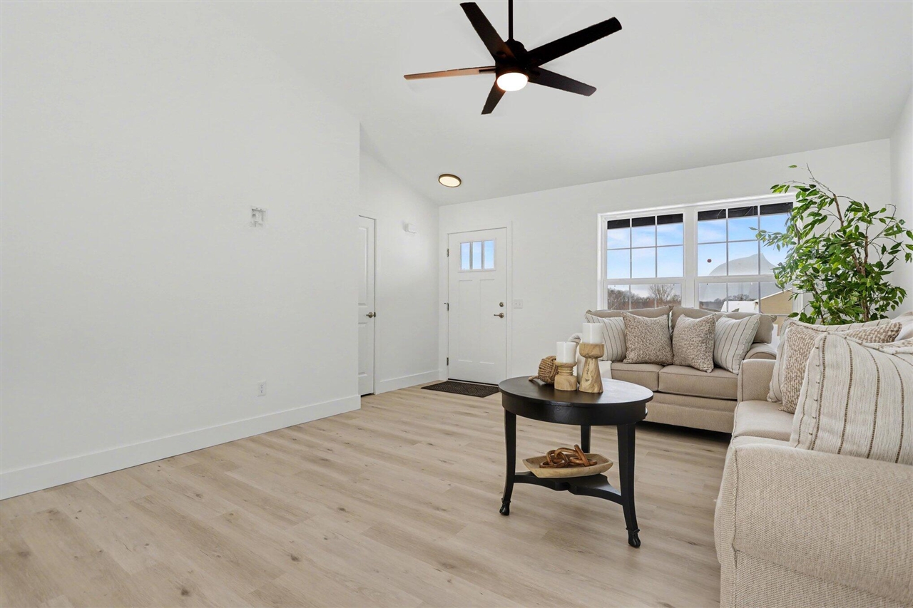 7642 Cinnamon Woods Trail, Kalamazoo, MI, 49004-6625