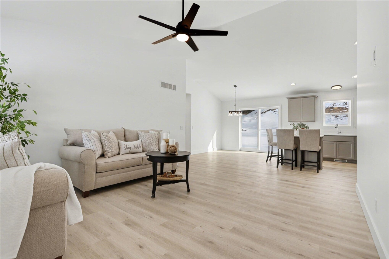 7642 Cinnamon Woods Trail, Kalamazoo, MI, 49004-6625