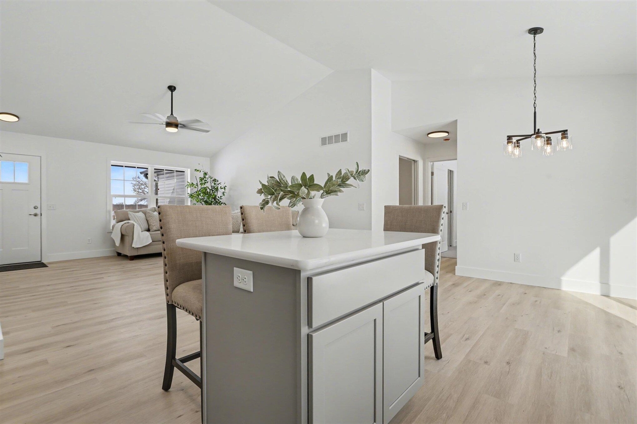 7642 Cinnamon Woods Trail, Kalamazoo, MI, 49004-6625