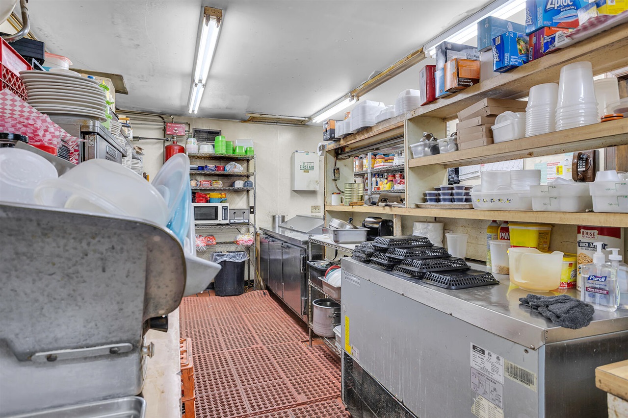 5781 King Road, Jackson, MI, 49201-9321