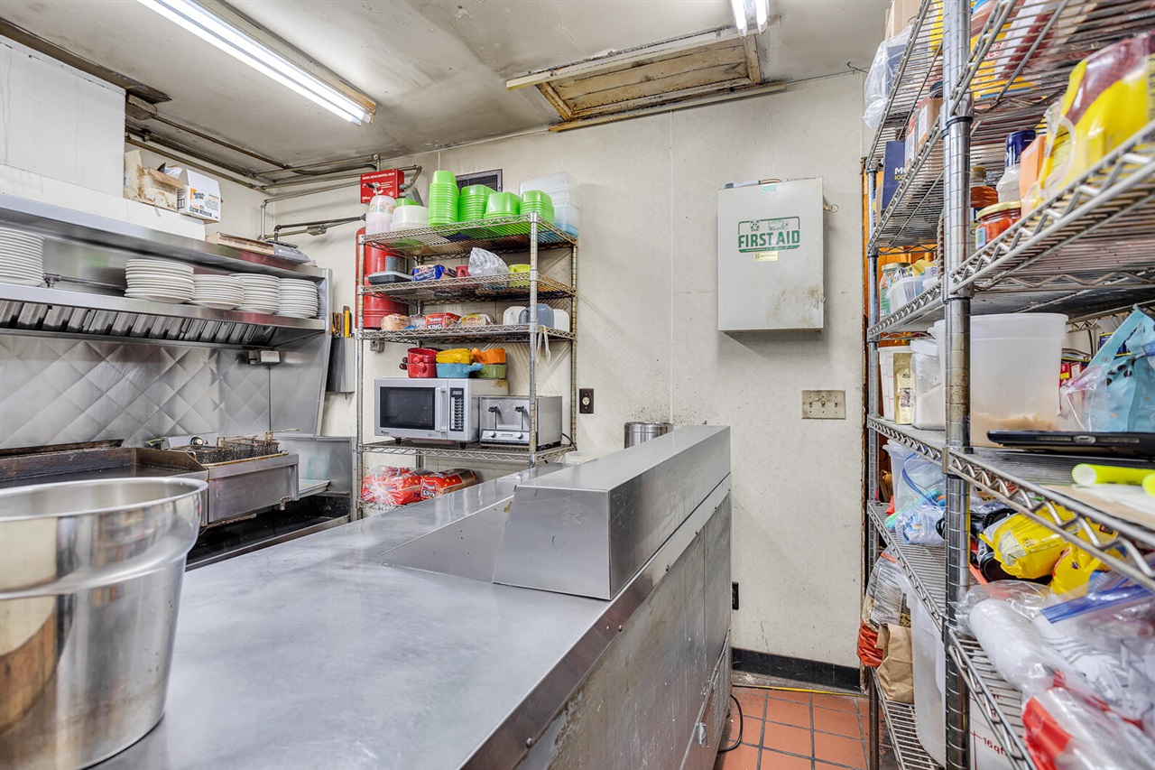 5781 King Road, Jackson, MI, 49201-9321