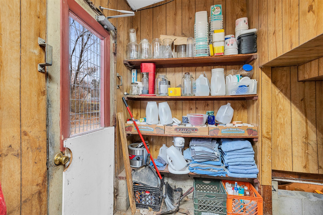 5781 King Road, Jackson, MI, 49201-9321