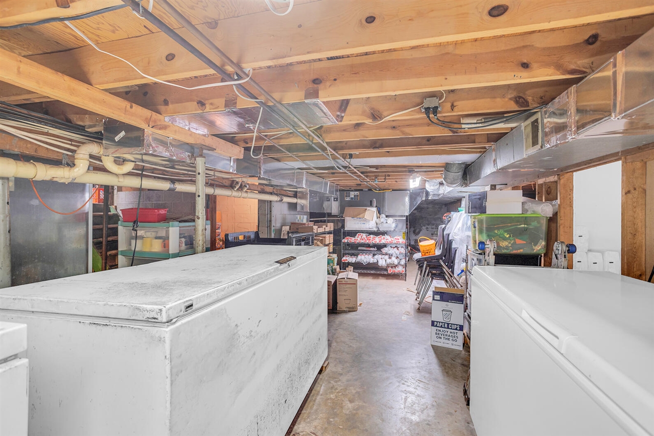 5781 King Road, Jackson, MI, 49201-9321