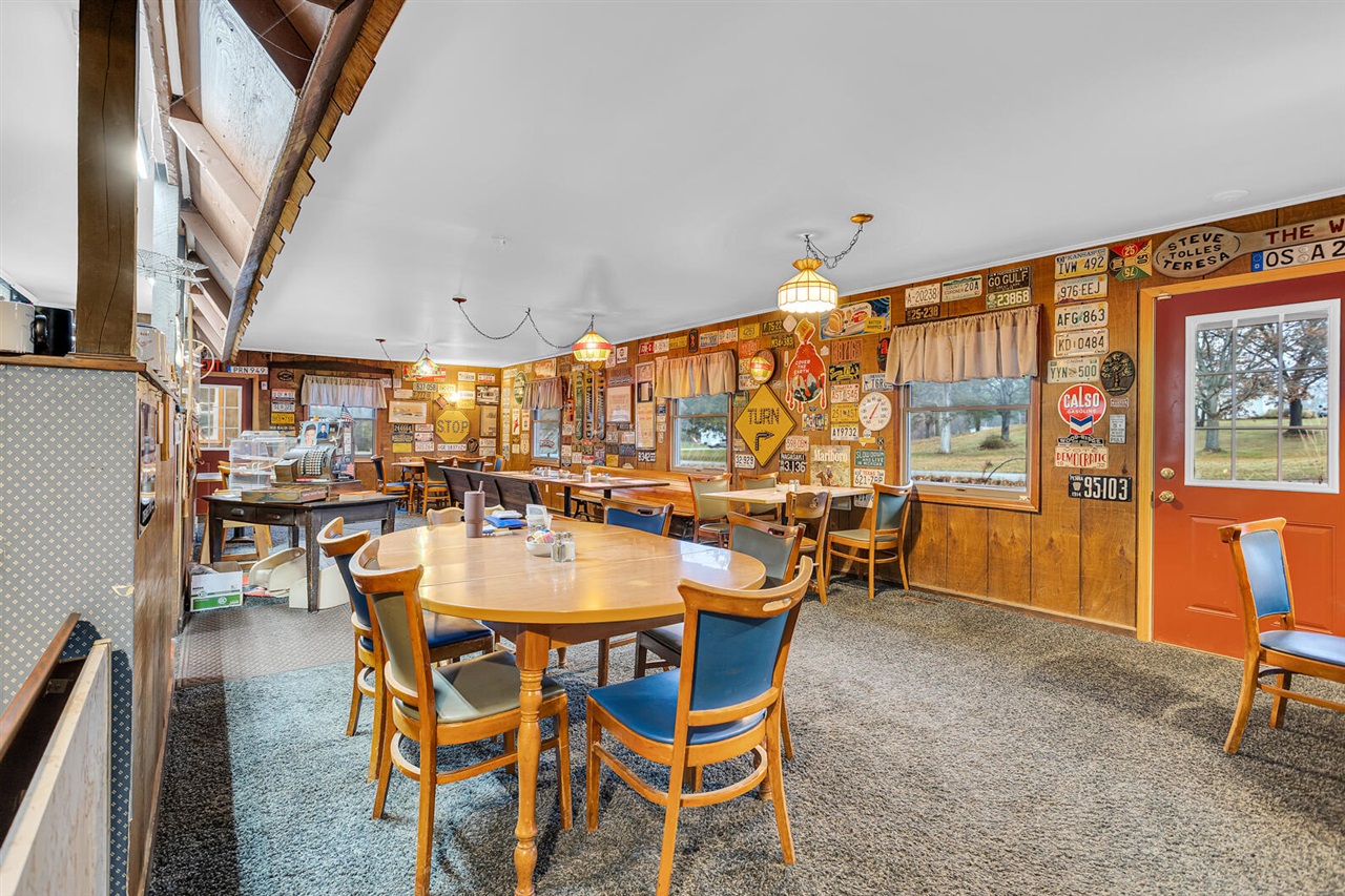 5781 King Road, Jackson, MI, 49201-9321