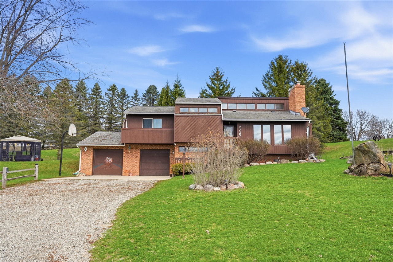 2725 Cooley Lake Road, Highland, MI, 48356-3310