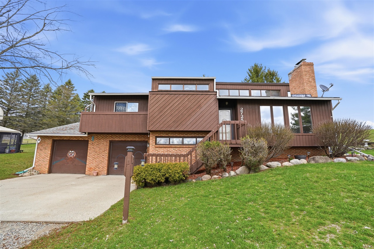 2725 Cooley Lake Road, Highland, MI, 48356-3310