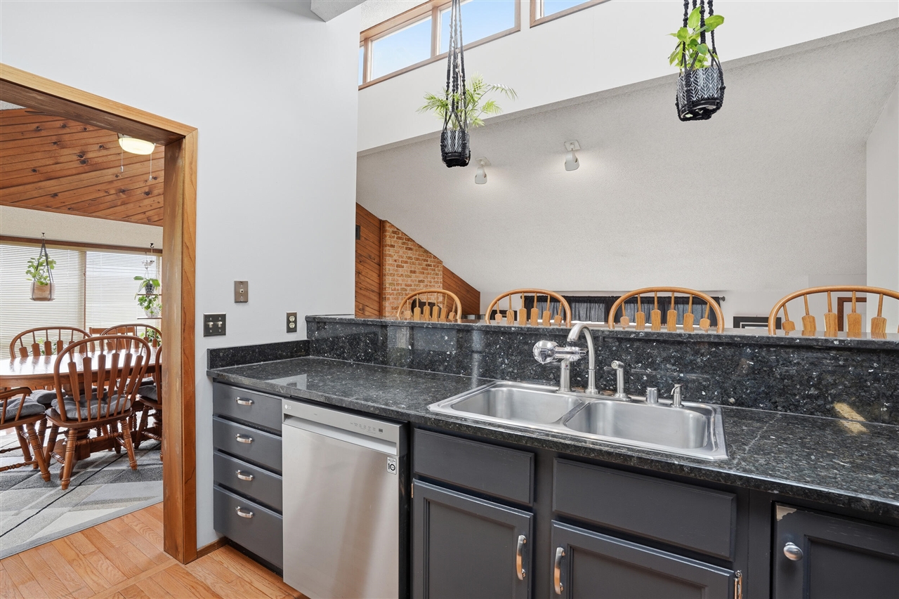 2725 Cooley Lake Road, Highland, MI, 48356-3310