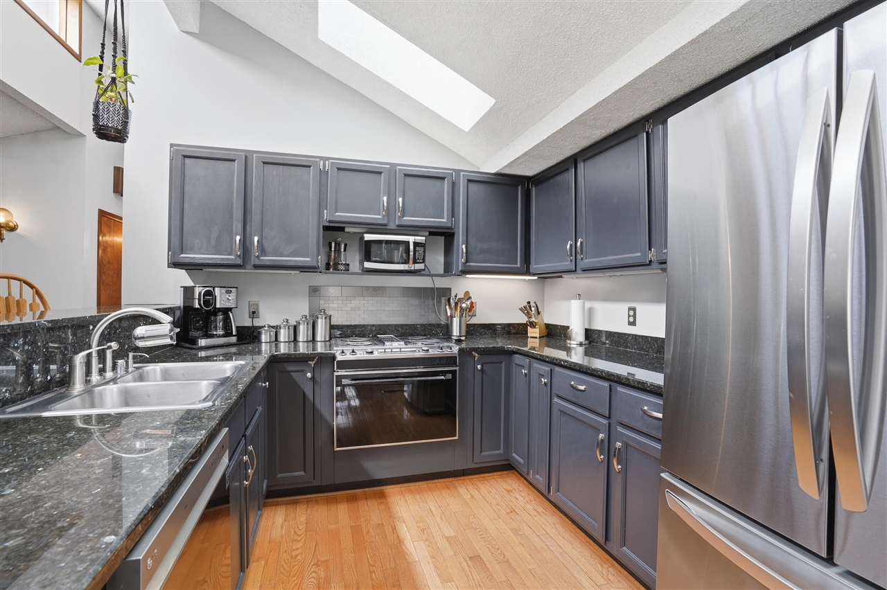 2725 Cooley Lake Road, Highland, MI, 48356-3310