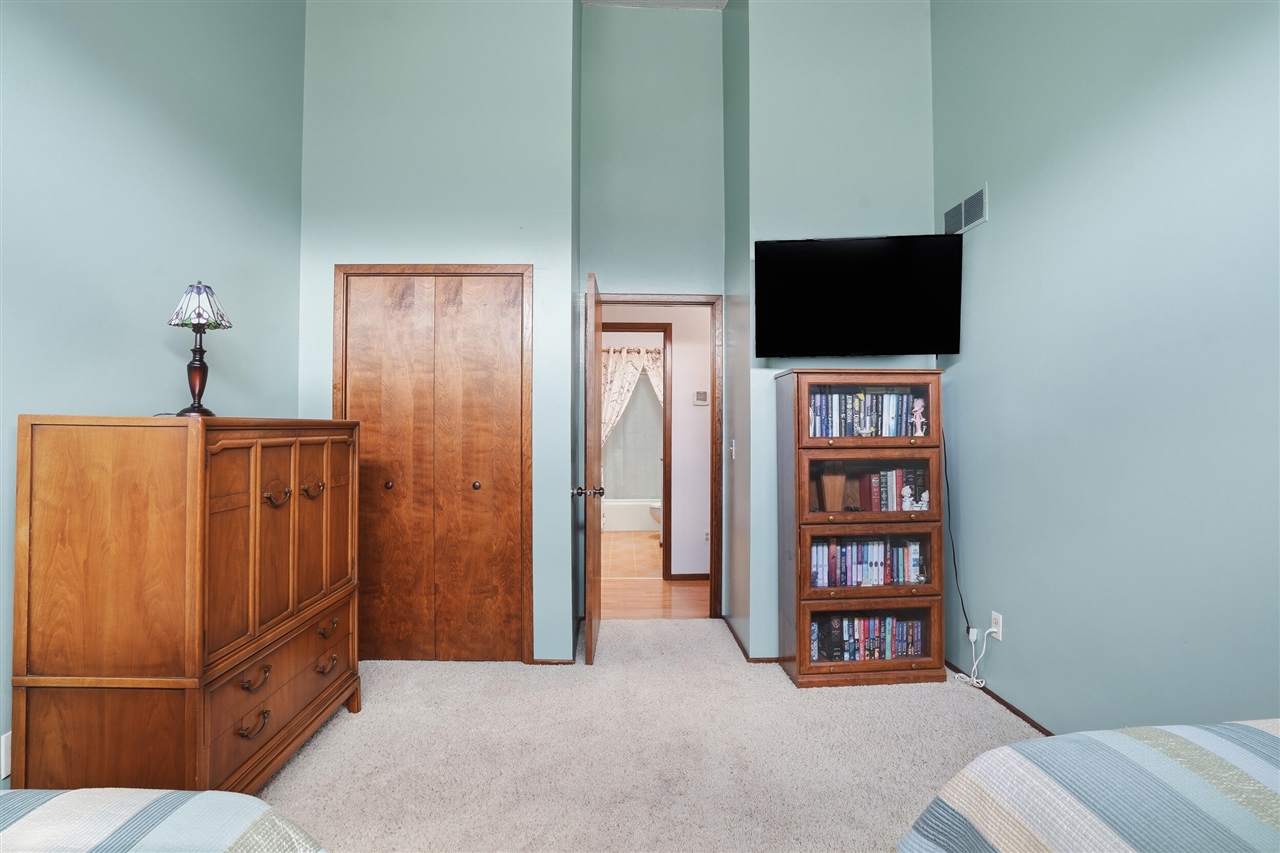 2725 Cooley Lake Road, Highland, MI, 48356-3310