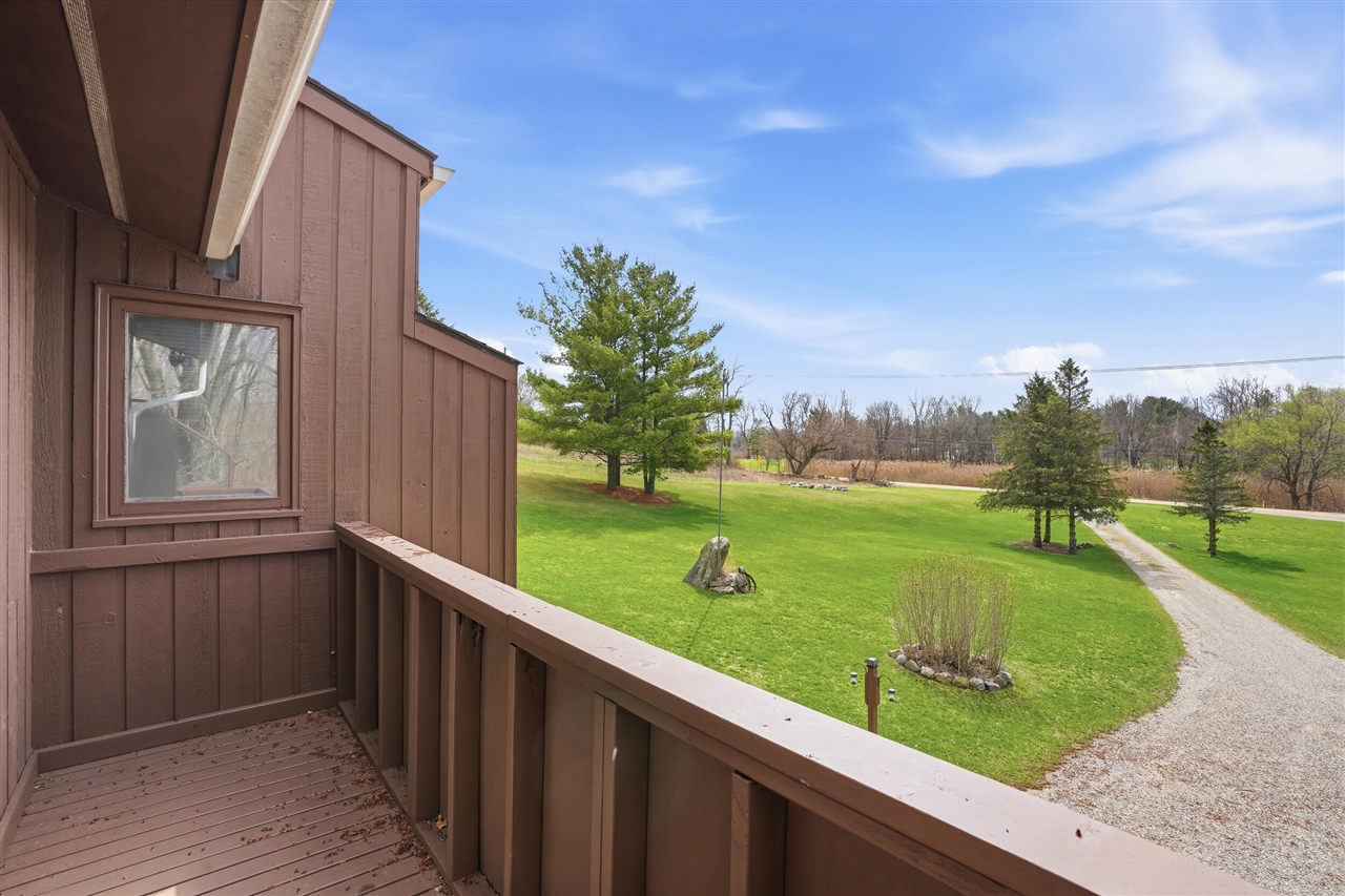 2725 Cooley Lake Road, Highland, MI, 48356-3310
